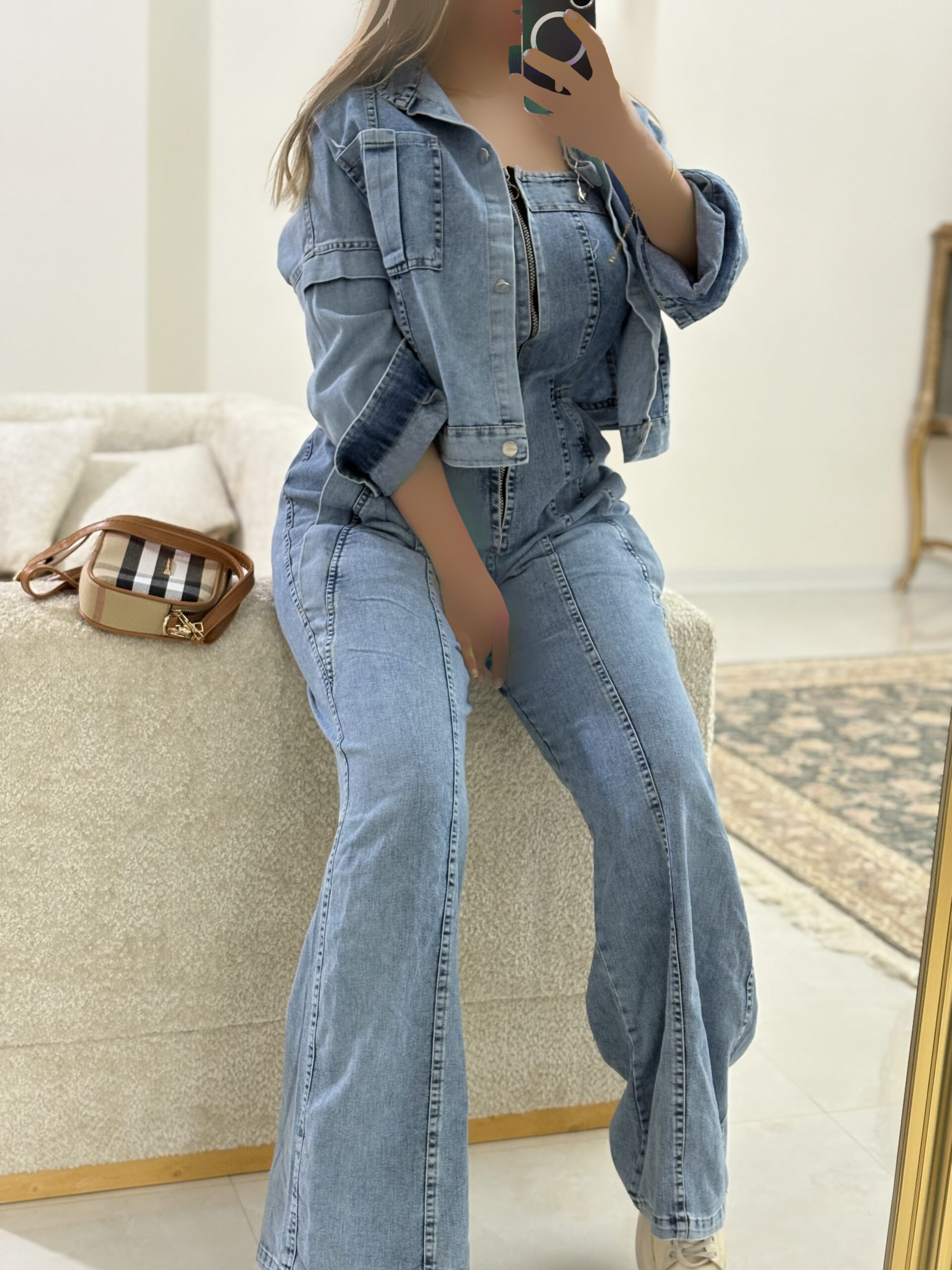 6ED88F1C-87F6-45A9-B1A7-A9E4C76DE547